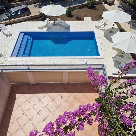 Rooms Gordy In The Center Novalja With Pool Buitenkant foto
