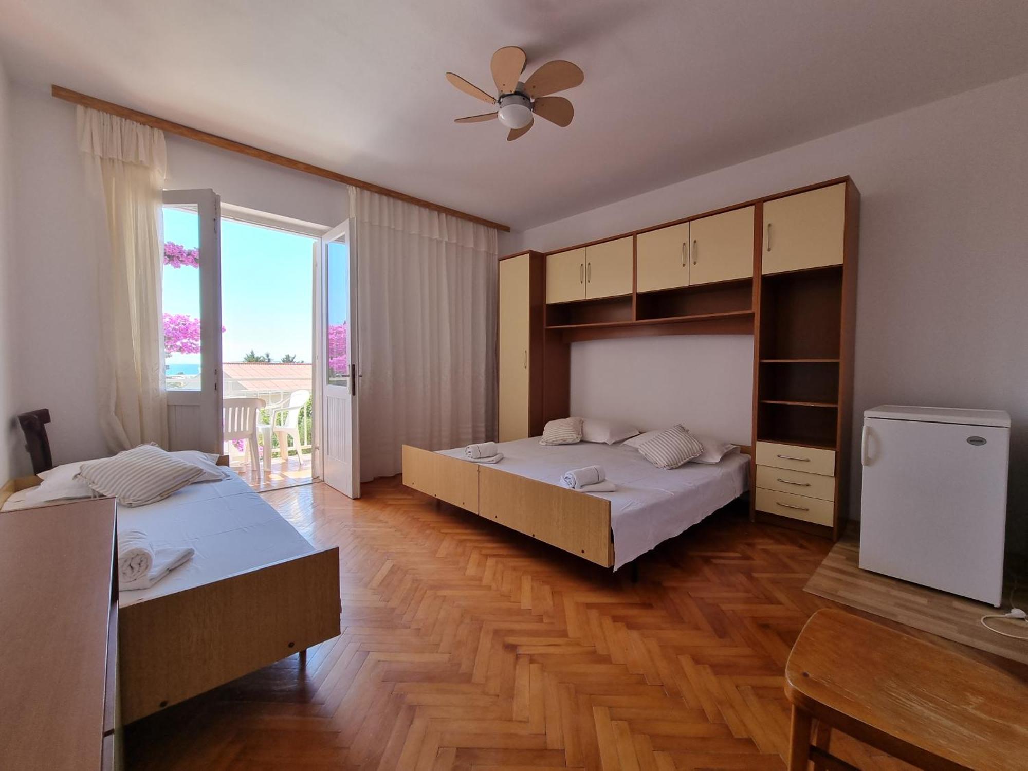 Rooms Gordy In The Center Novalja With Pool Buitenkant foto